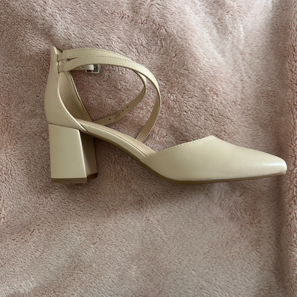 Mysoft Nude Pointed Toe Ankle Strap Heels Size 8 – NWOT